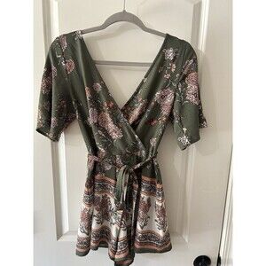 Blue Rain Women’s Size XS Green Floral Print Shorts Romper